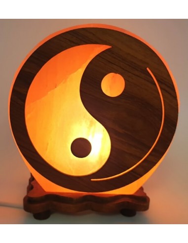 Une lampe de sel de l'Himalaya au motif YING YANG ARBRE DE VIE pour décorer  vos intérieurs et profiter des bienfaits des lampes de sel (purifier l'air  avec le sel, bien-être…).